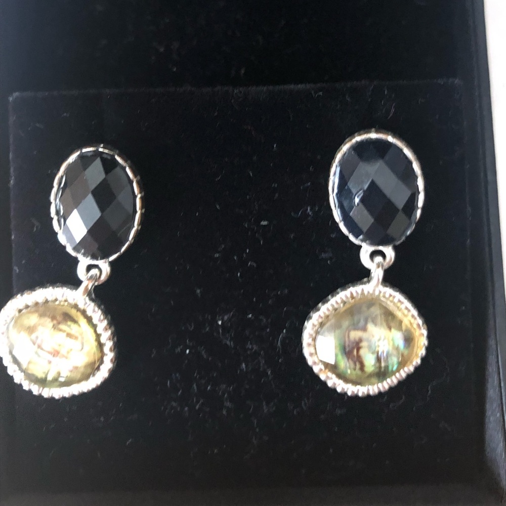 Two stone drop earrings.